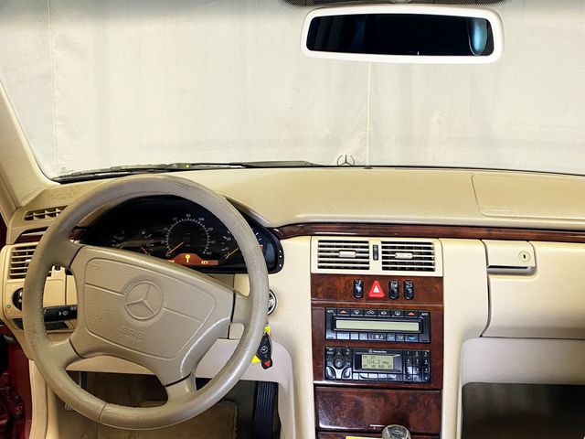 1999 Mercedes-Benz E-Class *** 1 Owner California Car !! RUST FREE *** - 22884937 - 40