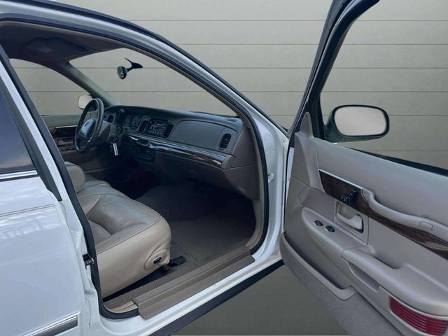 1999 Mercury Grand Marquis LS 4dr Sedan - 22936470 - 17