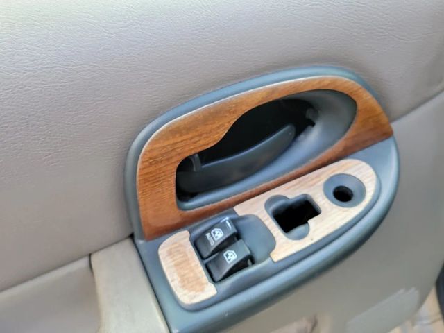 1999 Oldsmobile Silhouette Premiere Edition Extended Minivan - 23021467 - 29