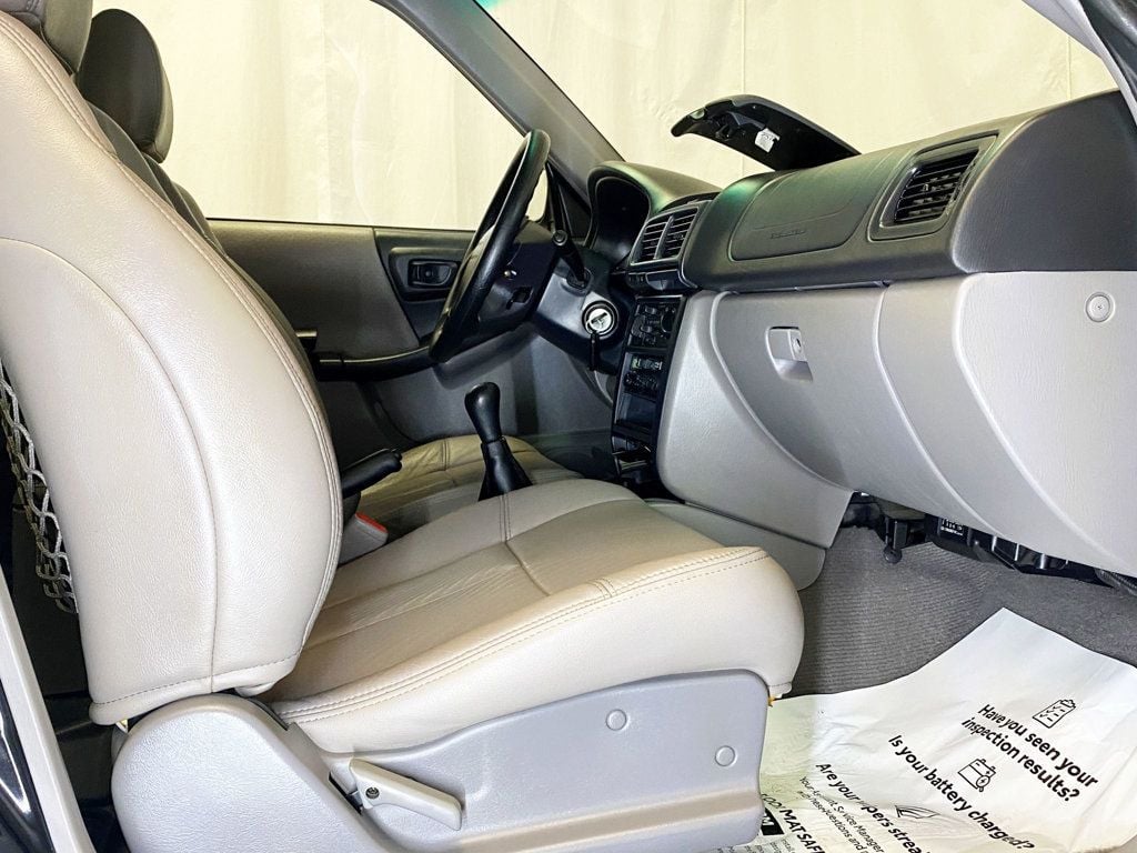 1999 Subaru Forester L photo 33