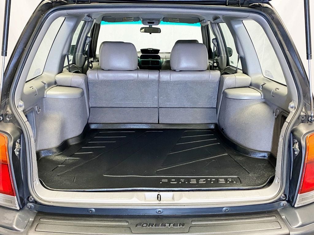 1999 Subaru Forester L photo 45