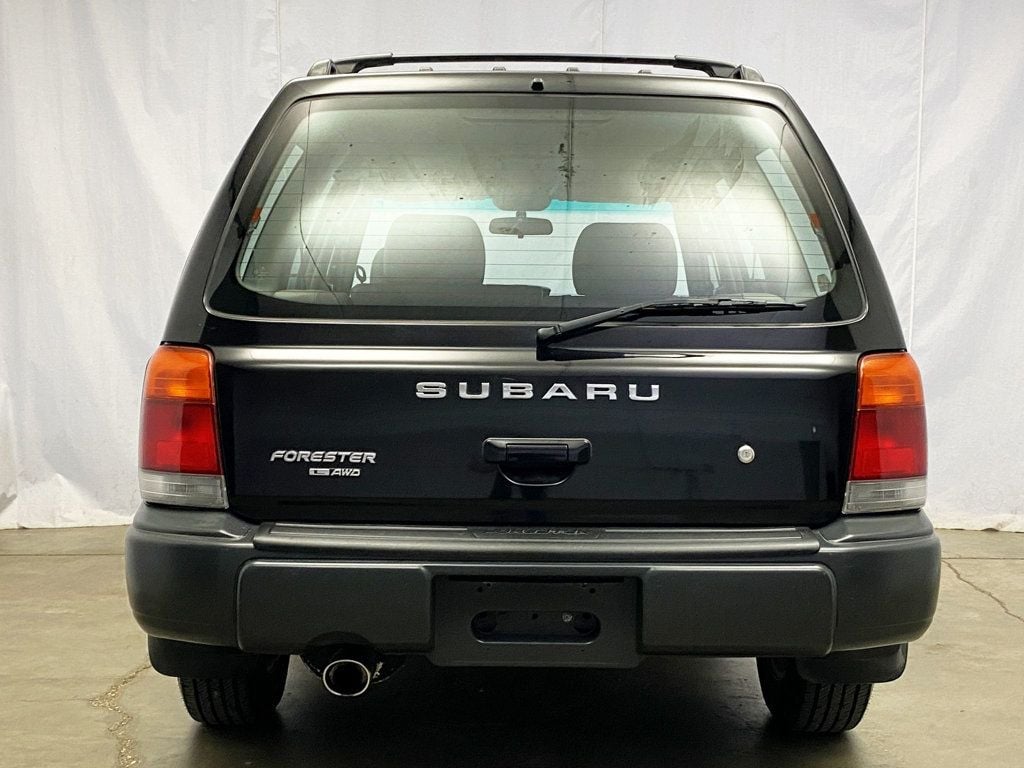 1999 Subaru Forester L photo 4