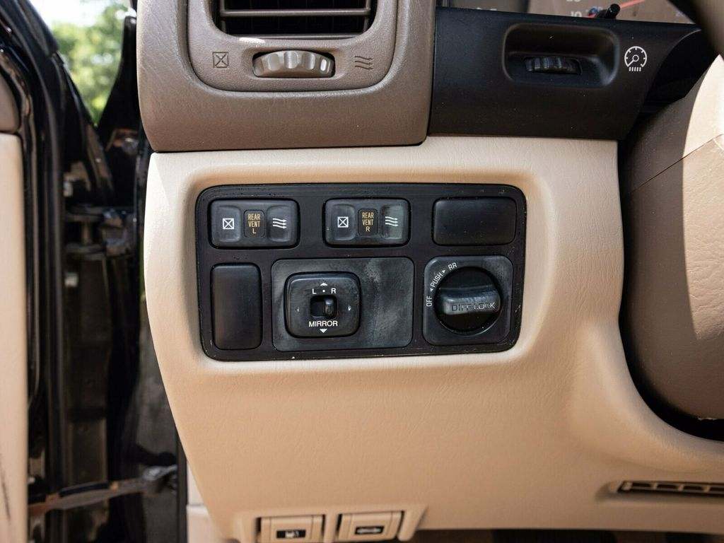 1999 Toyota Land Cruiser 1-Owner in Nashville Since New!! Factory Rear Differential Lock - 22873123 - 27