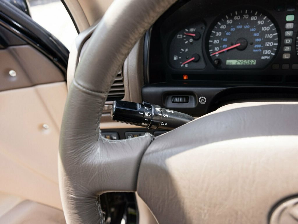 1999 Toyota Land Cruiser 1-Owner in Nashville Since New!! Factory Rear Differential Lock - 22873123 - 33