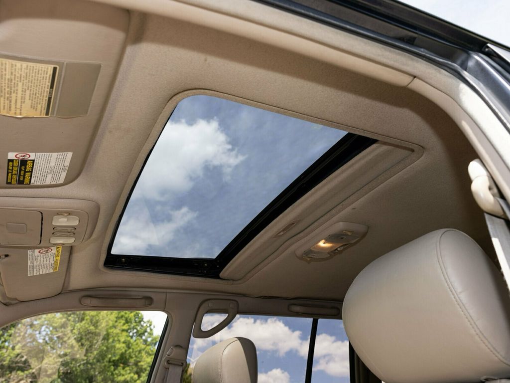 1999 Toyota Land Cruiser 1-Owner in Nashville Since New!! Factory Rear Differential Lock - 22873123 - 37