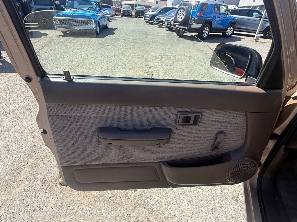 1999 Toyota Tacoma Reg Cab Manual - 22998618 - 10