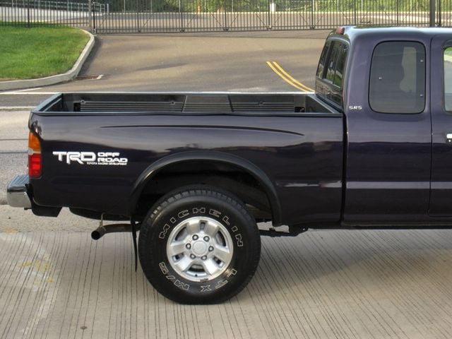 1999 Toyota Tacoma XtraCab Manual 4WD - 23079345 - 10