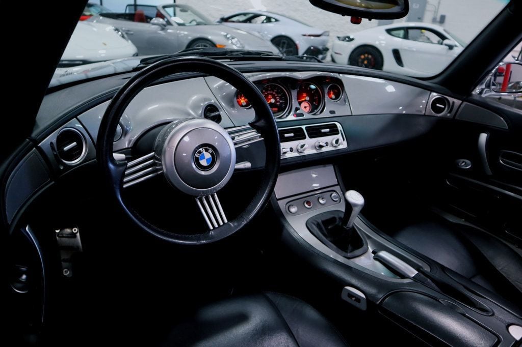 2000 Used BMW Z8 ROADSTER Vintage/Modern BMW Z8 Roadster 2000 Used BMW Z8 ROADSTER Vintage/Modern BMW Z8 Roadster