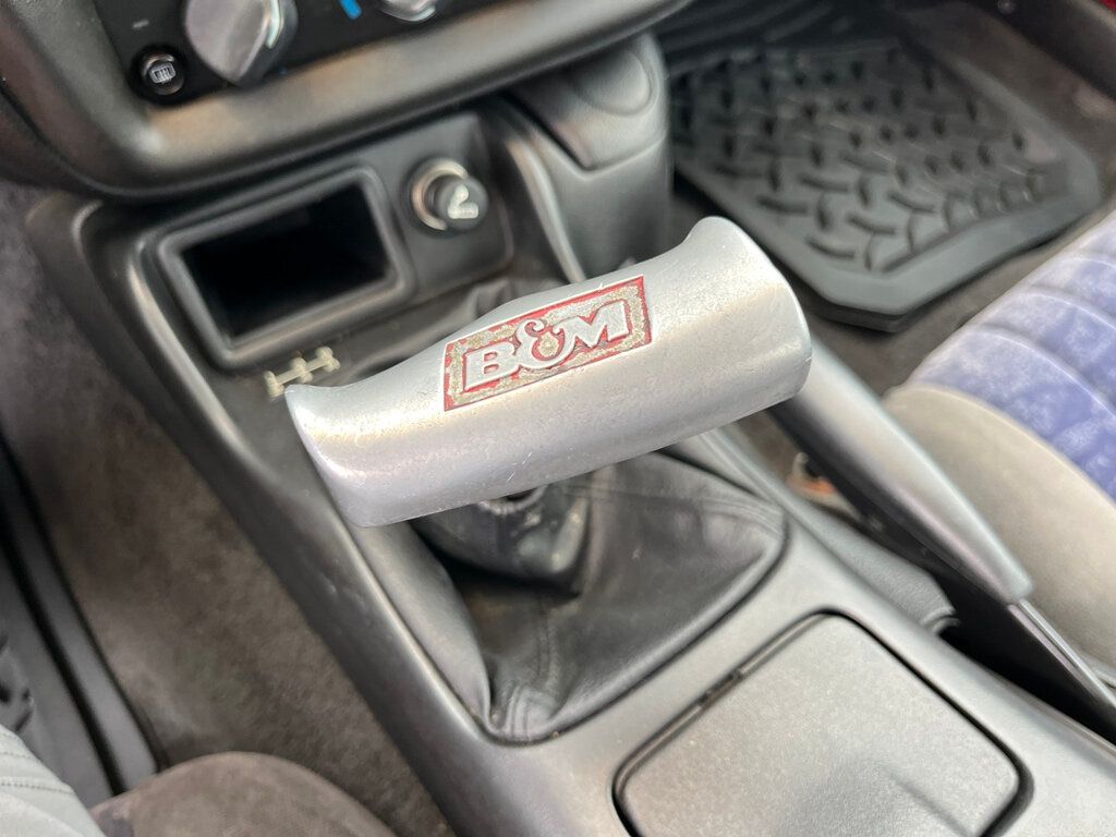 2000 Chevrolet Camaro 2dr Coupe - 23047933 - 22