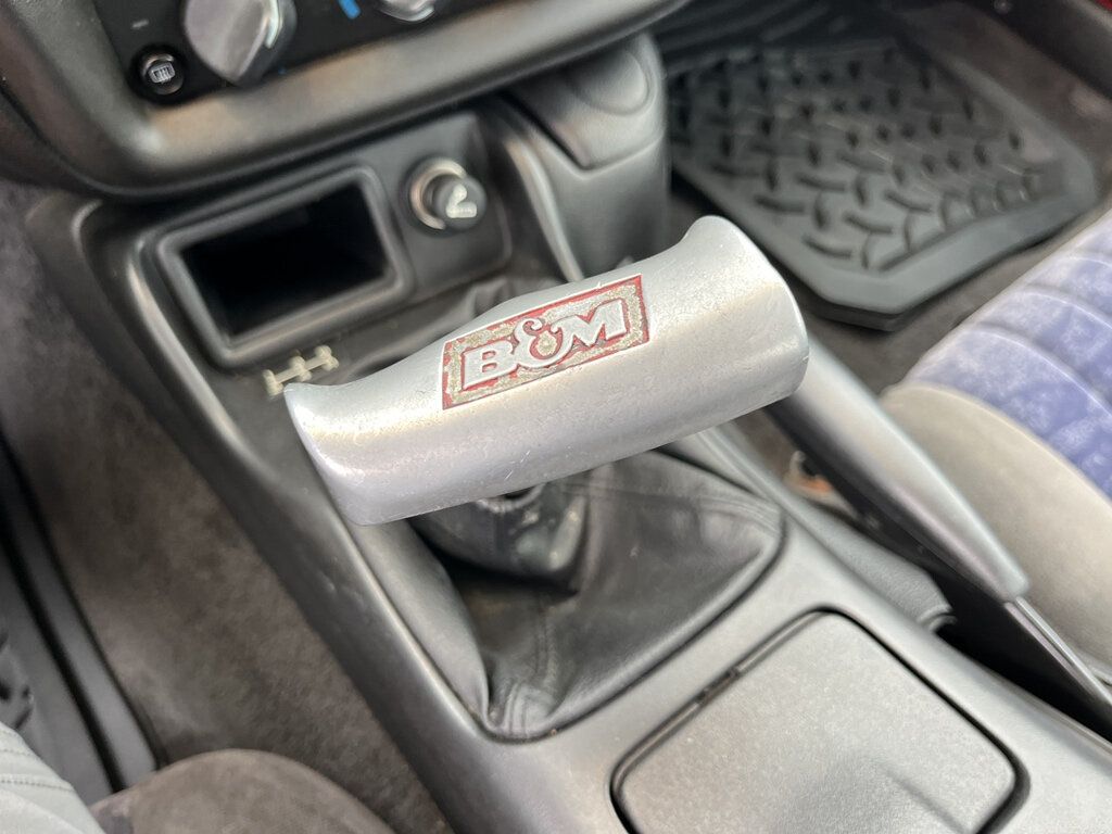 2000 Chevrolet Camaro 2 Owner / Clean Carfax - 23047933 - 22