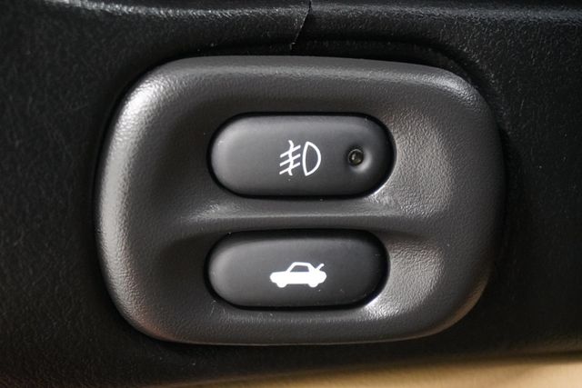 2000 Chevrolet Corvette 2dr Convertible - 22984866 - 18