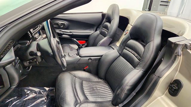 2000 Chevrolet Corvette 2dr Convertible - 23008107 - 18