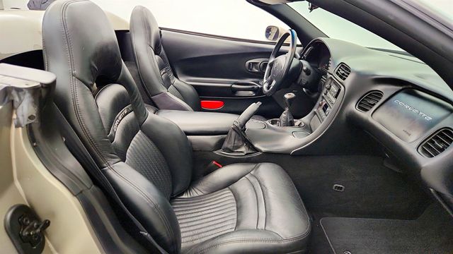 2000 Chevrolet Corvette 2dr Convertible - 23008107 - 21