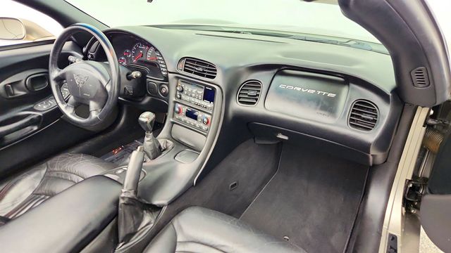 2000 Chevrolet Corvette 2dr Convertible w/ Manual Transmission & Adjustable Bucket Seats - 23008107 - 22