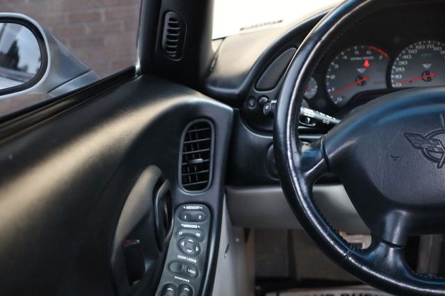 2000 Chevrolet Corvette 2dr Coupe - 23079328 - 30