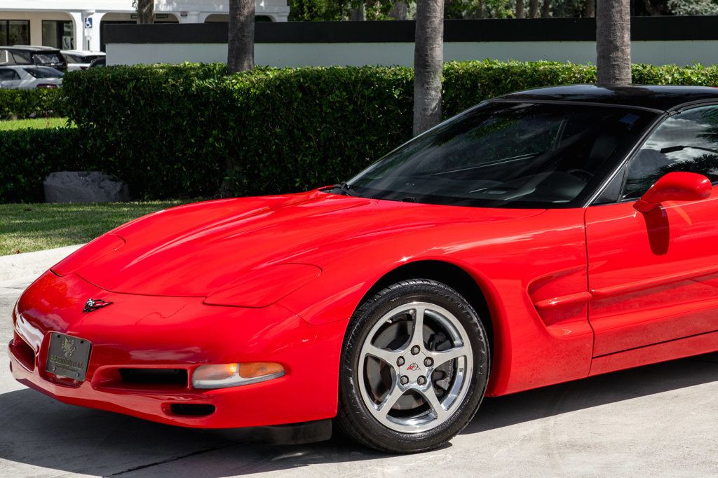 2000 Chevrolet Corvette photo 2