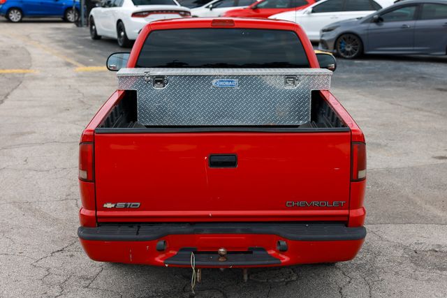 2000 Chevrolet S-10 Reg Cab 108" WB LS - 23060921 - 11