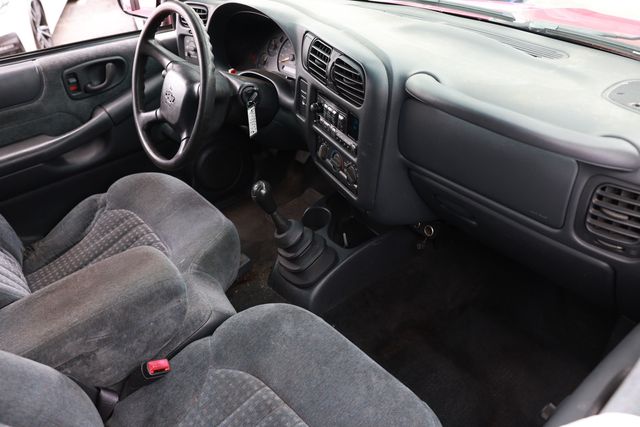 2000 Chevrolet S-10 Reg Cab 108" WB LS - 23060921 - 12
