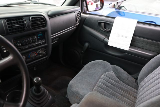 2000 Chevrolet S-10 Reg Cab 108" WB LS - 23060921 - 20