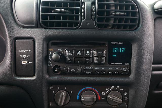 2000 Chevrolet S-10 Reg Cab 108" WB LS - 23060921 - 26