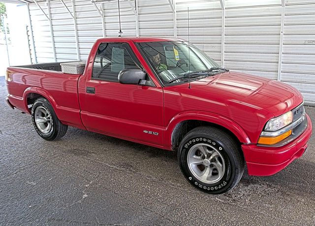 2000 Chevrolet S-10 Reg Cab 108" WB LS - 23060921 - 3