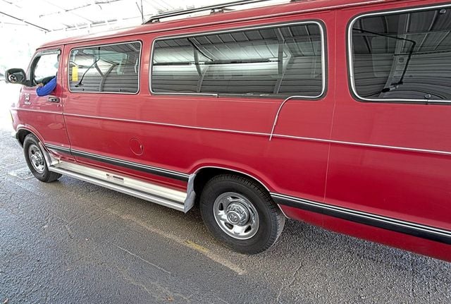 2000 Dodge Ram Wagon 3500 127" WB MAXI - 23046069 - 3