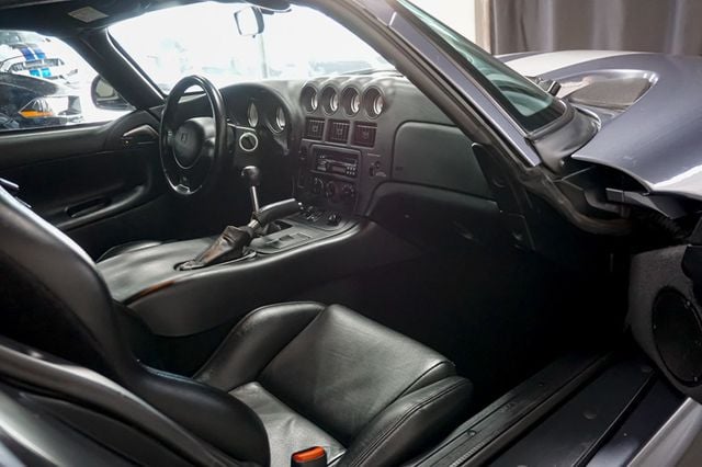 2000 Dodge Viper *Viper GTS* *Steel Gray* *Silver Stripes* *Only 15k Miles* - 22968135 - 28
