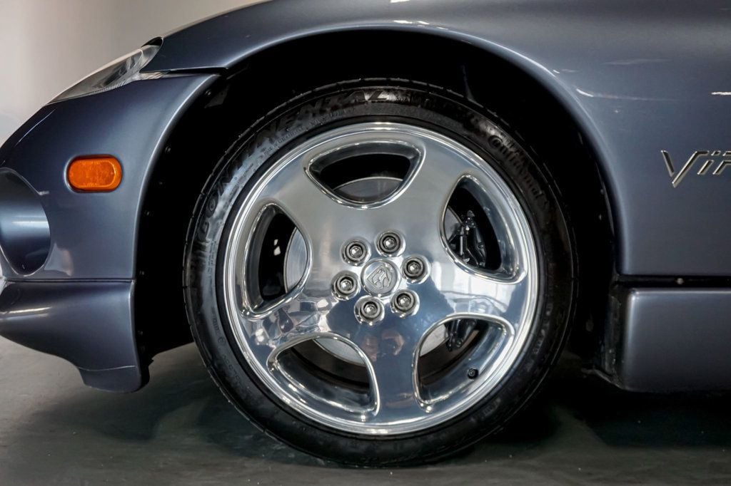 2000 Dodge Viper *Viper GTS* *Steel Gray* *Silver Stripes* *Only 15k Miles* - 22968135 - 36