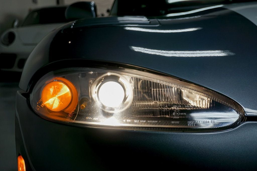 2000 Dodge Viper *Viper GTS* *Steel Gray* *Silver Stripes* *Only 15k Miles* - 22968135 - 57