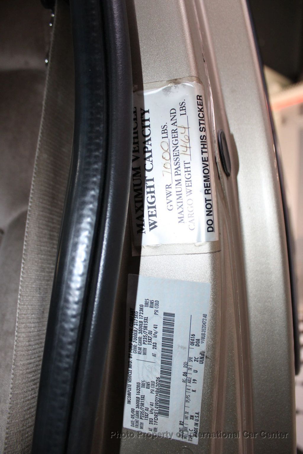 2000 Ford Econoline Cargo Van E-150 Recreational - 22943037 - 25