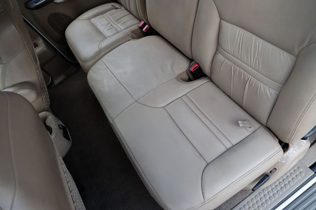 2000 Ford Excursion 137" WB Limited - 23002786 - 12