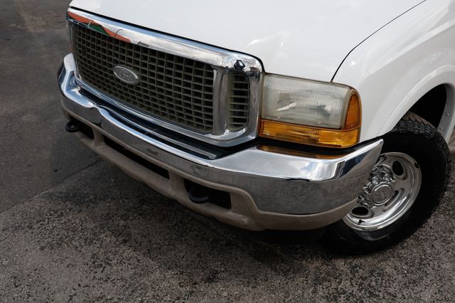 2000 Ford Excursion 137" WB Limited - 23002786 - 27