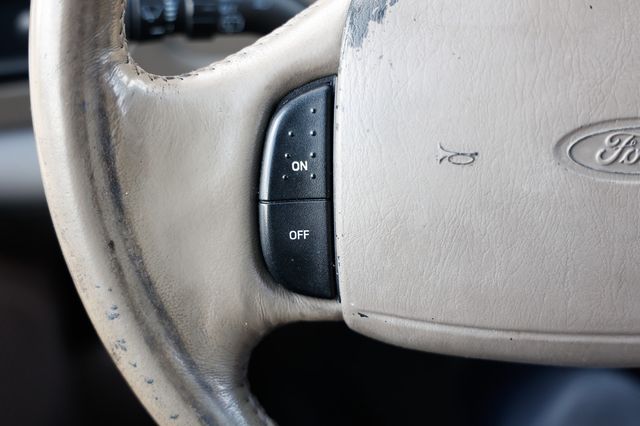 2000 Ford Excursion 137" WB Limited - 23002786 - 28