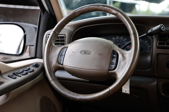 2000 Ford Excursion 137" WB Limited - 23002786 - 30