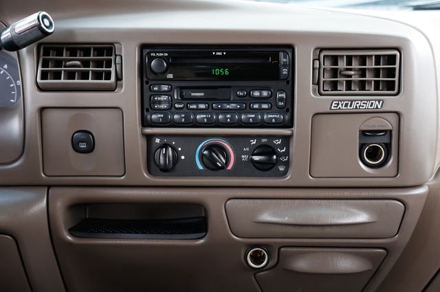 2000 Ford Excursion 137" WB Limited - 23002786 - 34