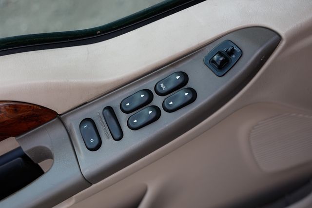 2000 Ford Excursion 137" WB Limited - 23002786 - 41
