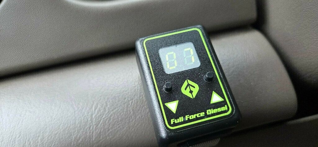 2000 Ford Excursion 137" WB Limited 4WD - 22948053 - 31