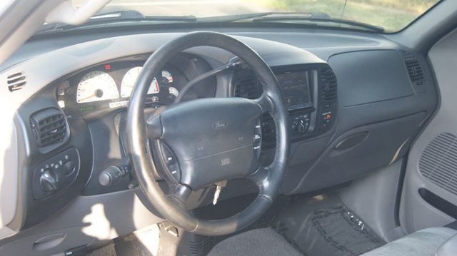 2000 Ford F-150 JUST SERVICED , VERY CLEAN INISDE AND OUT  - 22899886 - 12