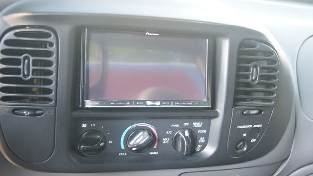 2000 Ford F-150 JUST SERVICED , VERY CLEAN INISDE AND OUT  - 22899886 - 14