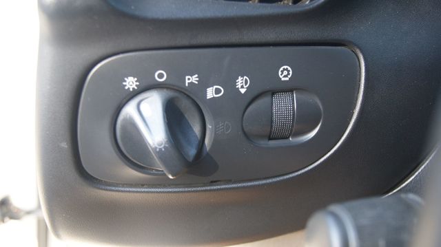 2000 Ford F-150 JUST SERVICED , VERY CLEAN INISDE AND OUT  - 22899886 - 18