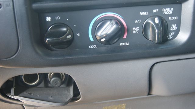 2000 Ford F-150 JUST SERVICED , VERY CLEAN INISDE AND OUT  - 22899886 - 19