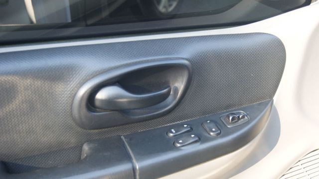 2000 Ford F-150 JUST SERVICED , VERY CLEAN INISDE AND OUT  - 22899886 - 20