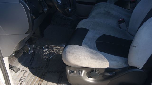 2000 Ford F-150 JUST SERVICED , VERY CLEAN INISDE AND OUT  - 22899886 - 21