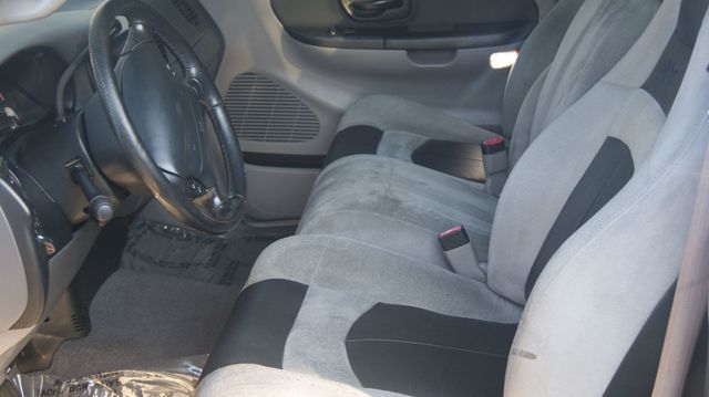 2000 Ford F-150 JUST SERVICED , VERY CLEAN INISDE AND OUT  - 22899886 - 23