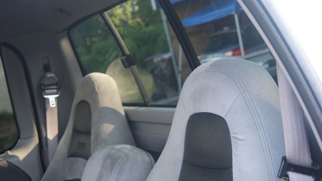 2000 Ford F-150 JUST SERVICED , VERY CLEAN INISDE AND OUT  - 22899886 - 25