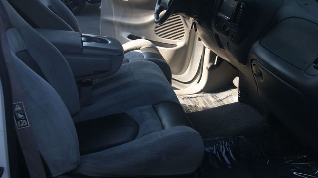 2000 Ford F-150 JUST SERVICED , VERY CLEAN INISDE AND OUT  - 22899886 - 36