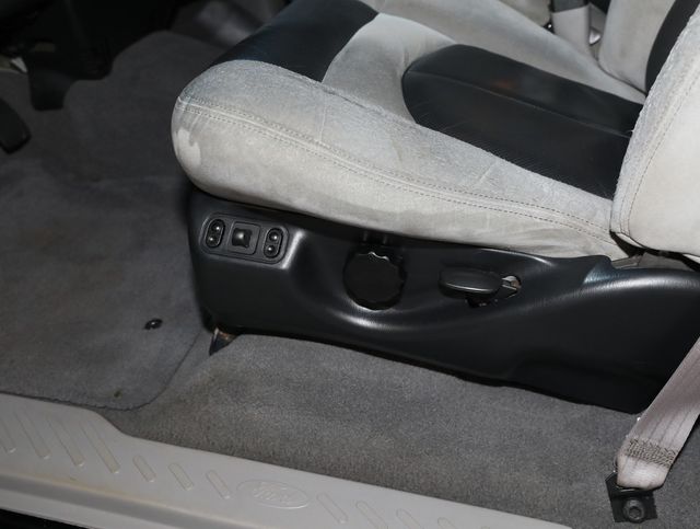 2000 Ford F-150 Reg Cab Flareside 120" Lightning - 23049453 - 55