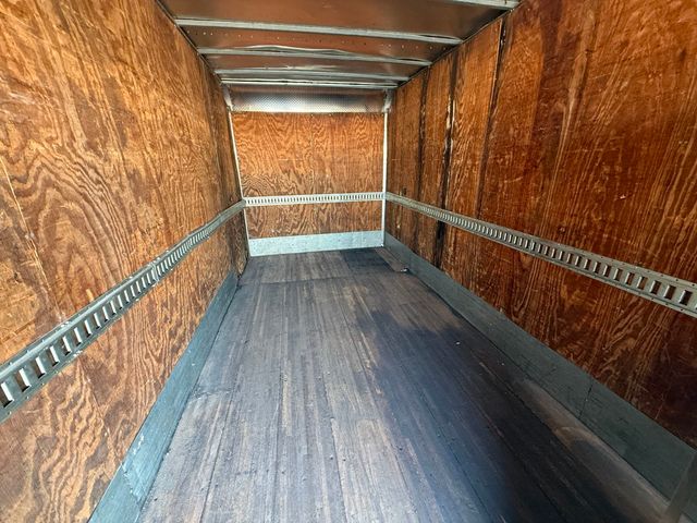 2000 Ford F-650 20' Box Truck With Liftgate Base Trim - 22958501 - 5