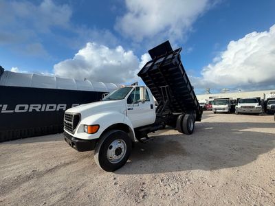 2000 Ford F-750 Dump Truck