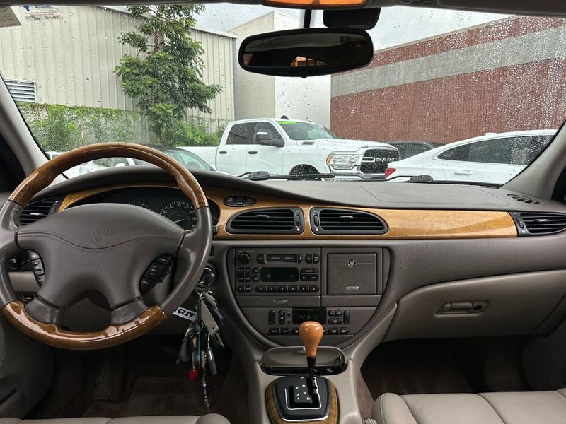 2000 Jaguar S-Type 4dr Sedan V8 - 23001628 - 12